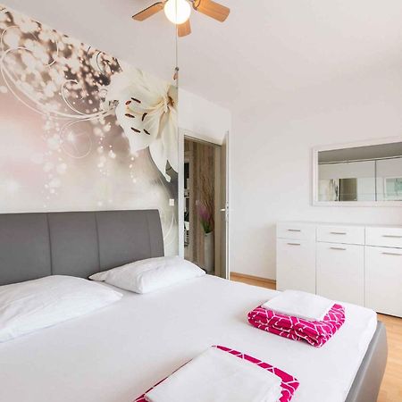 Apartment In Crikvenica 39210 Luaran gambar